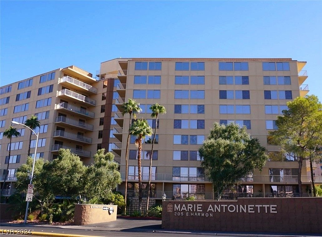 Marie Antoinette entrance landscaping and building